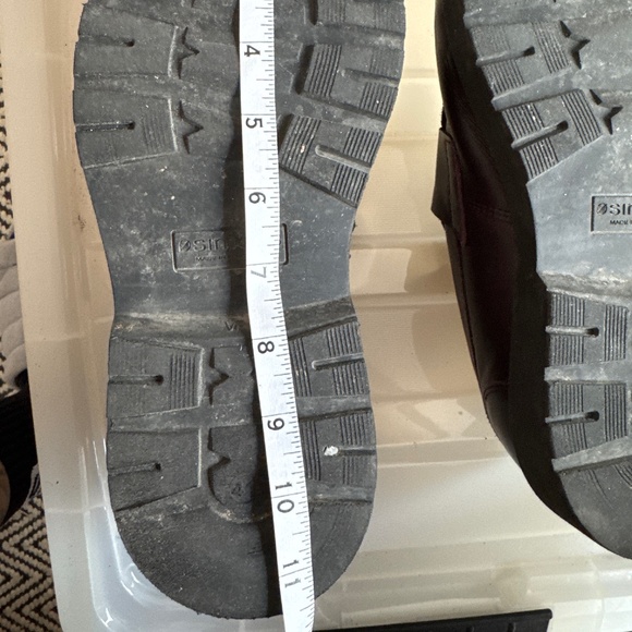 Simons Men’s 41 chunky loafers in burgundy - Picture 7 of 7